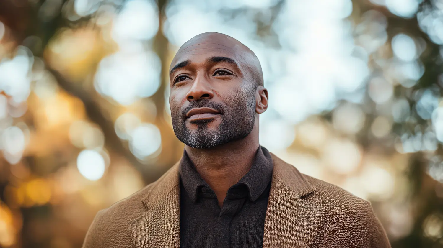 The Angel Loop - Ein männlicher Wellness-Coach erforscht die Spiritualität im modernen Leben und zeigt den Menschen, wie sie Achtsamkeit in ihren Alltag integrieren können